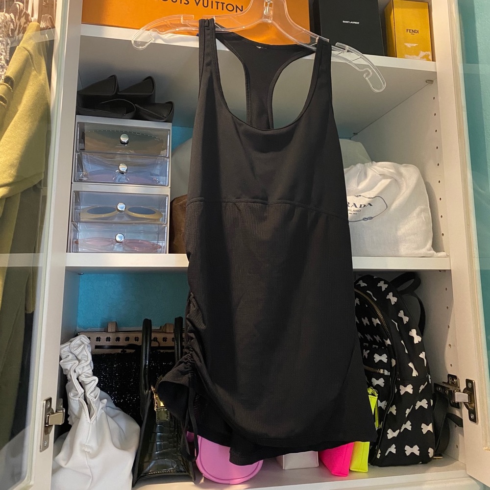 fabletics black scrunch workout tank top